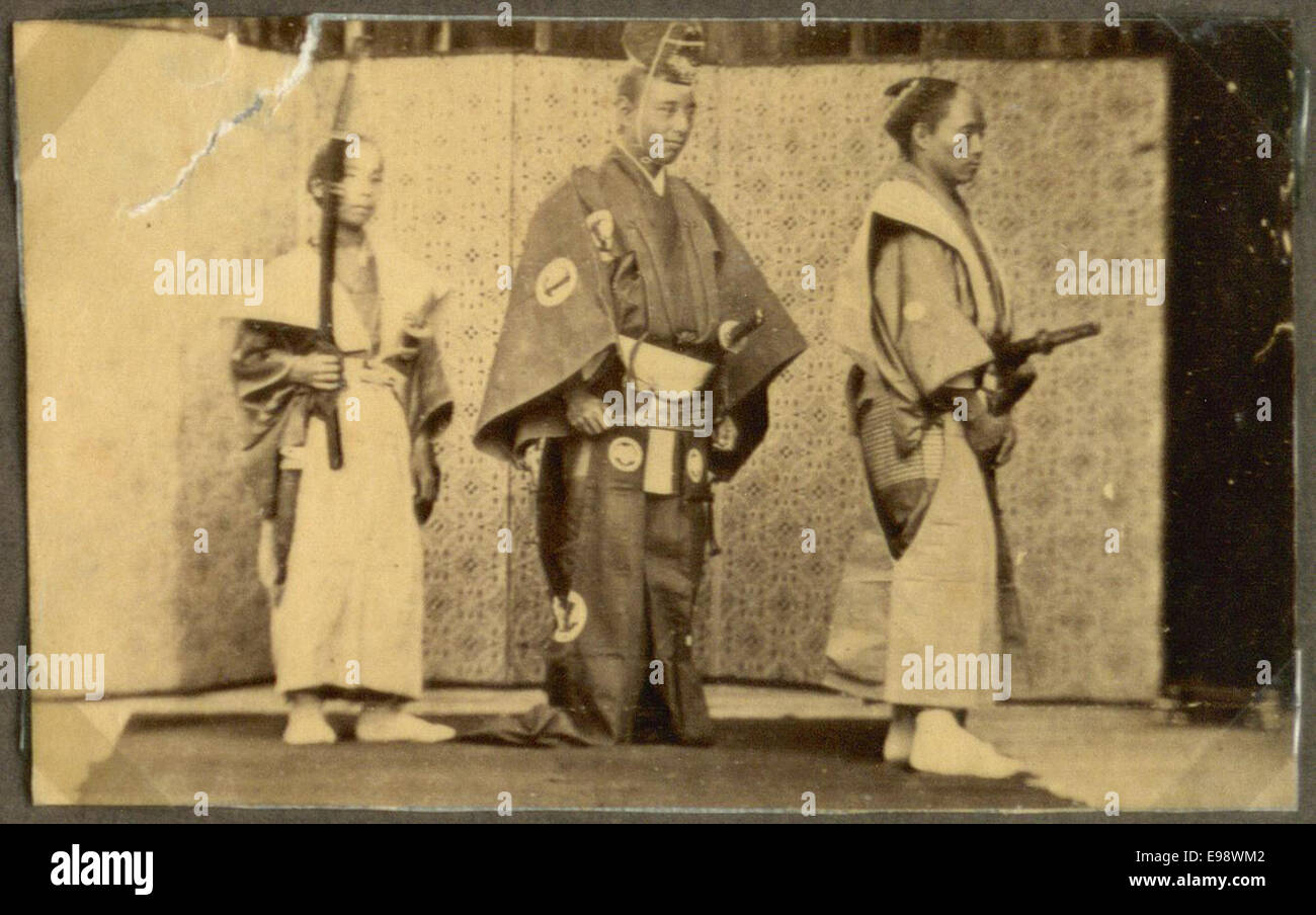 Ein historisches Foto, das den früheren Gouverneur in Nagasaki darstellt. Das Bild fängt einen formellen Moment in Nagasakis politischer Geschichte ein und zeigt die Rolle des Gouverneurs während dieser Zeit. Stockfoto