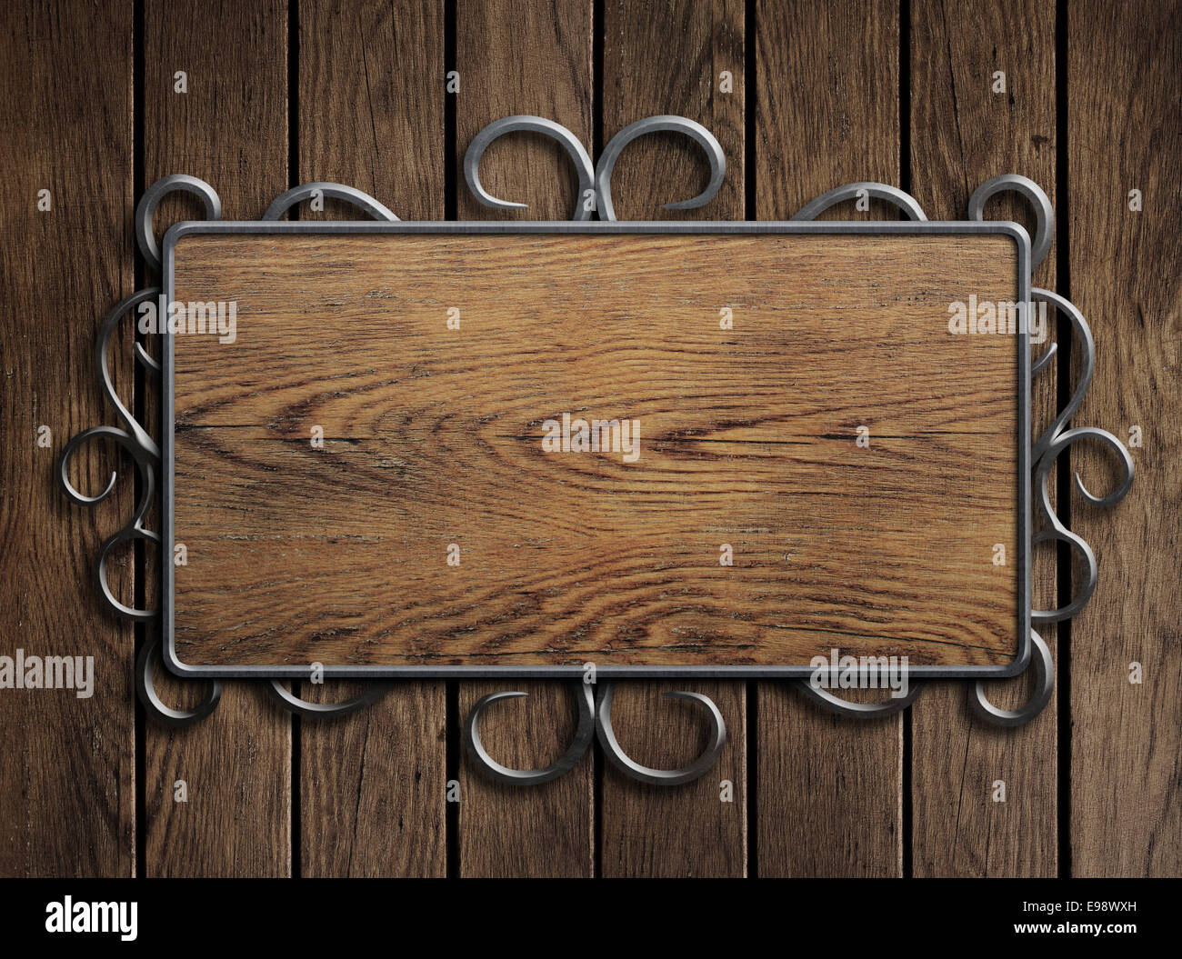 Alte Holz Platte oder Zeichen in Metallrahmen auf Vintage Tür Stockfoto