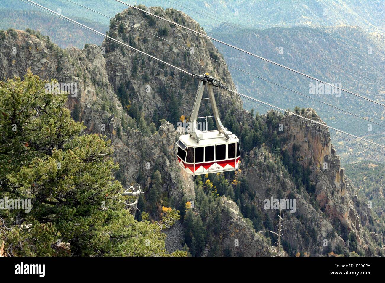 Sandia Aerial Tram auf Weg zurück zur Basis des Berges. Stockfoto