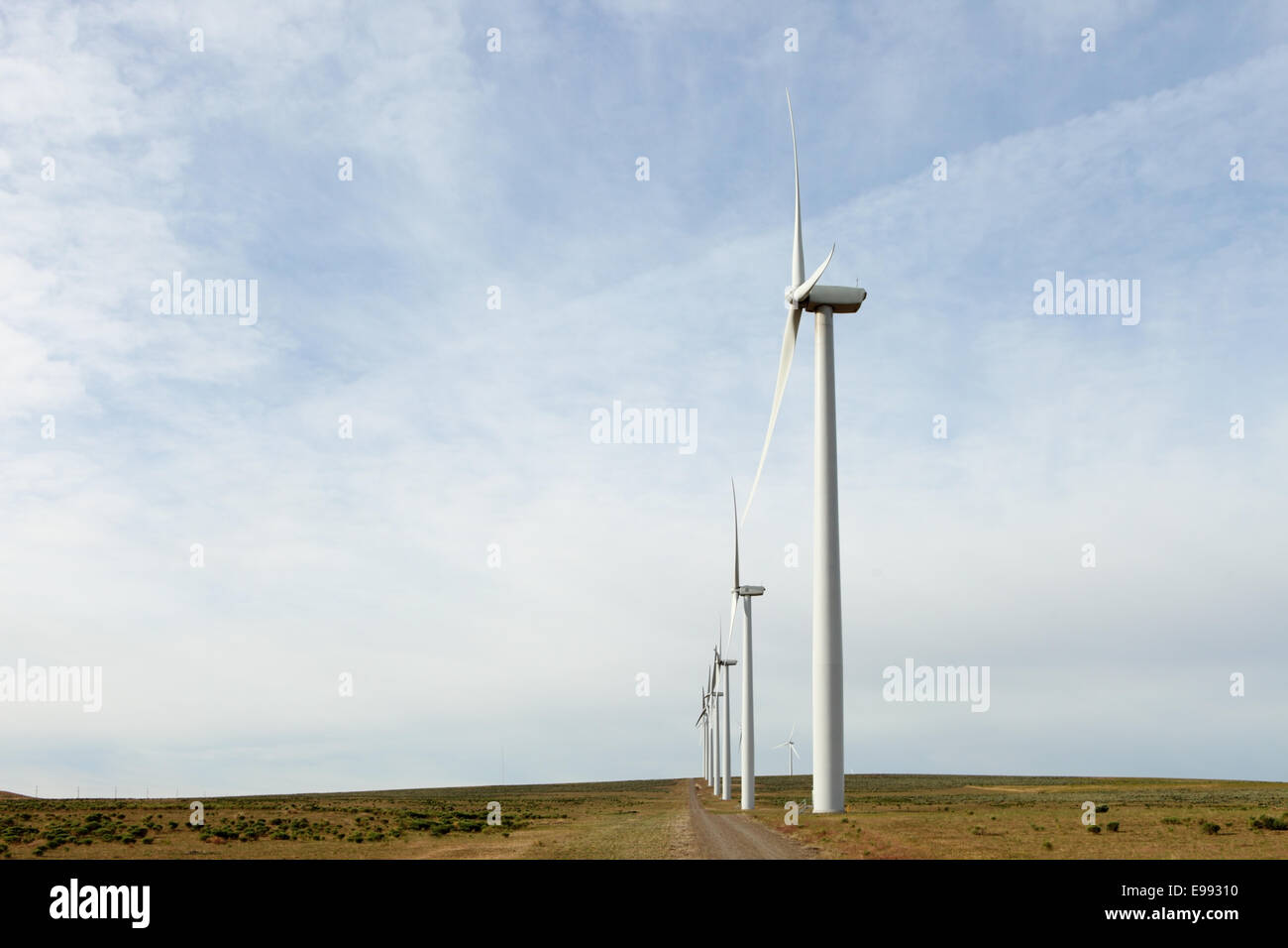 Eine Reihe von umweltfreundlichen Windgeneratoren Stockfoto