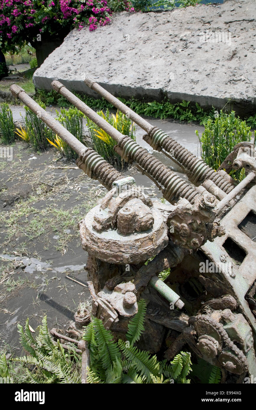 Weltkrieg 11 japanische Flak, Bunker von Admiral Yamamoto, Japan nach dem zweiten Weltkrieg Kommandant, Rabual, Papua NG Stockfoto