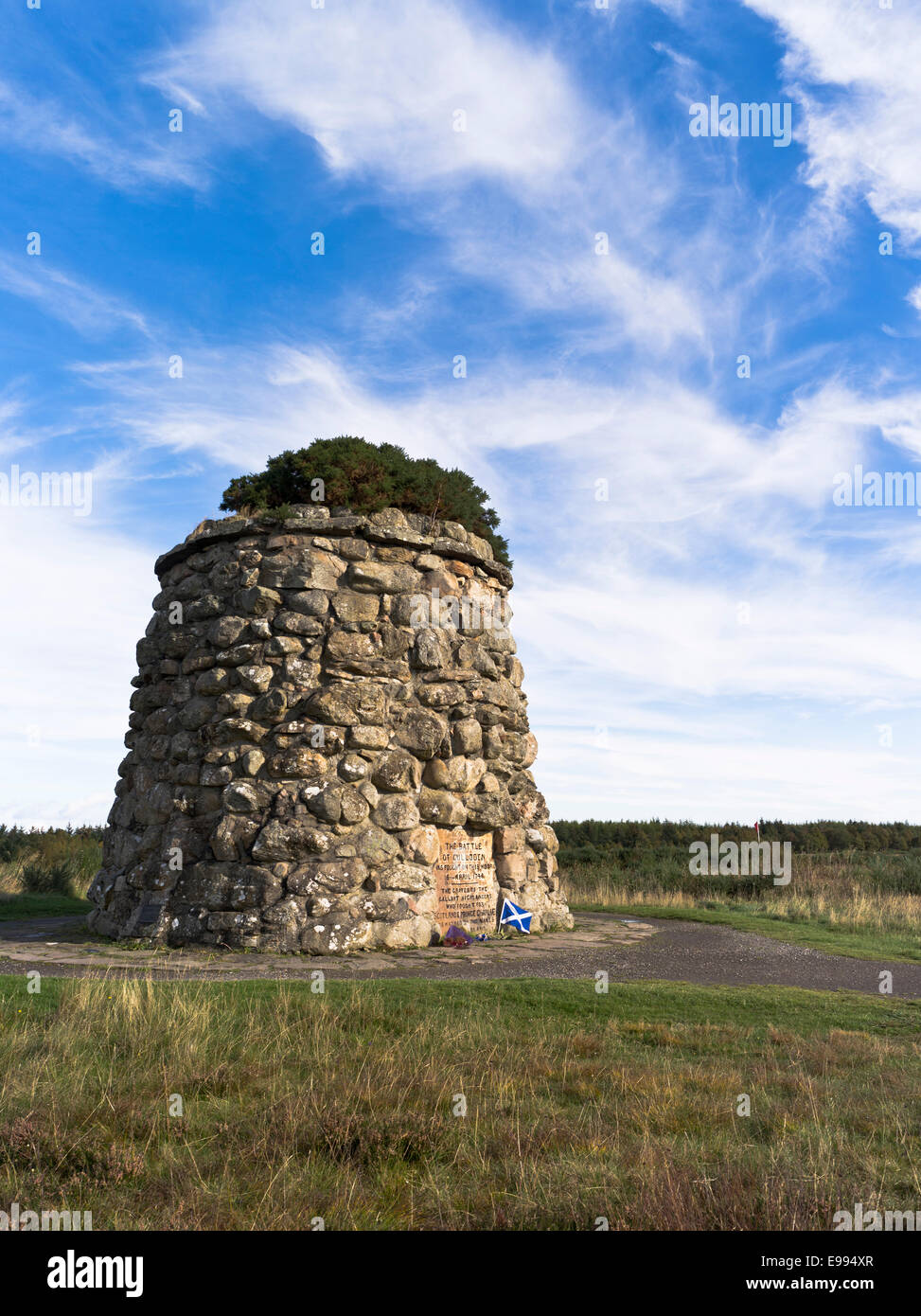 dh Battlefield CULLODEN MOOR SCHOTTLAND Schottische Denkmäler Steinkairn Highland Jacobite Schlachtfeld Rebellion jacobites historisches Denkmal erhebt sich Stockfoto