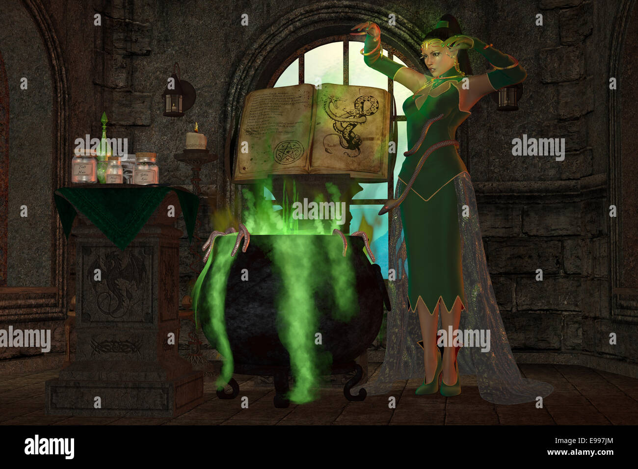 Eine Schlange Hexe stellt einen bösen Zauber auf ein Kessel voller grüner Tränke und Gewürze. Stockfoto