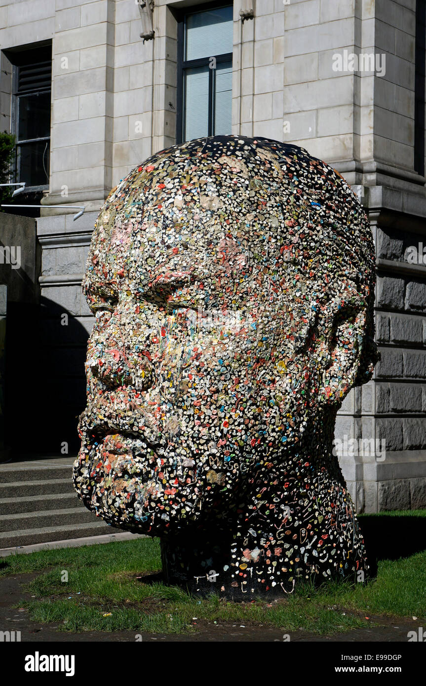 Gumhead Skulptur von Douglas Coupland außerhalb der Vancouver Art Gallery, Vancouver, BC, Kanada Stockfoto