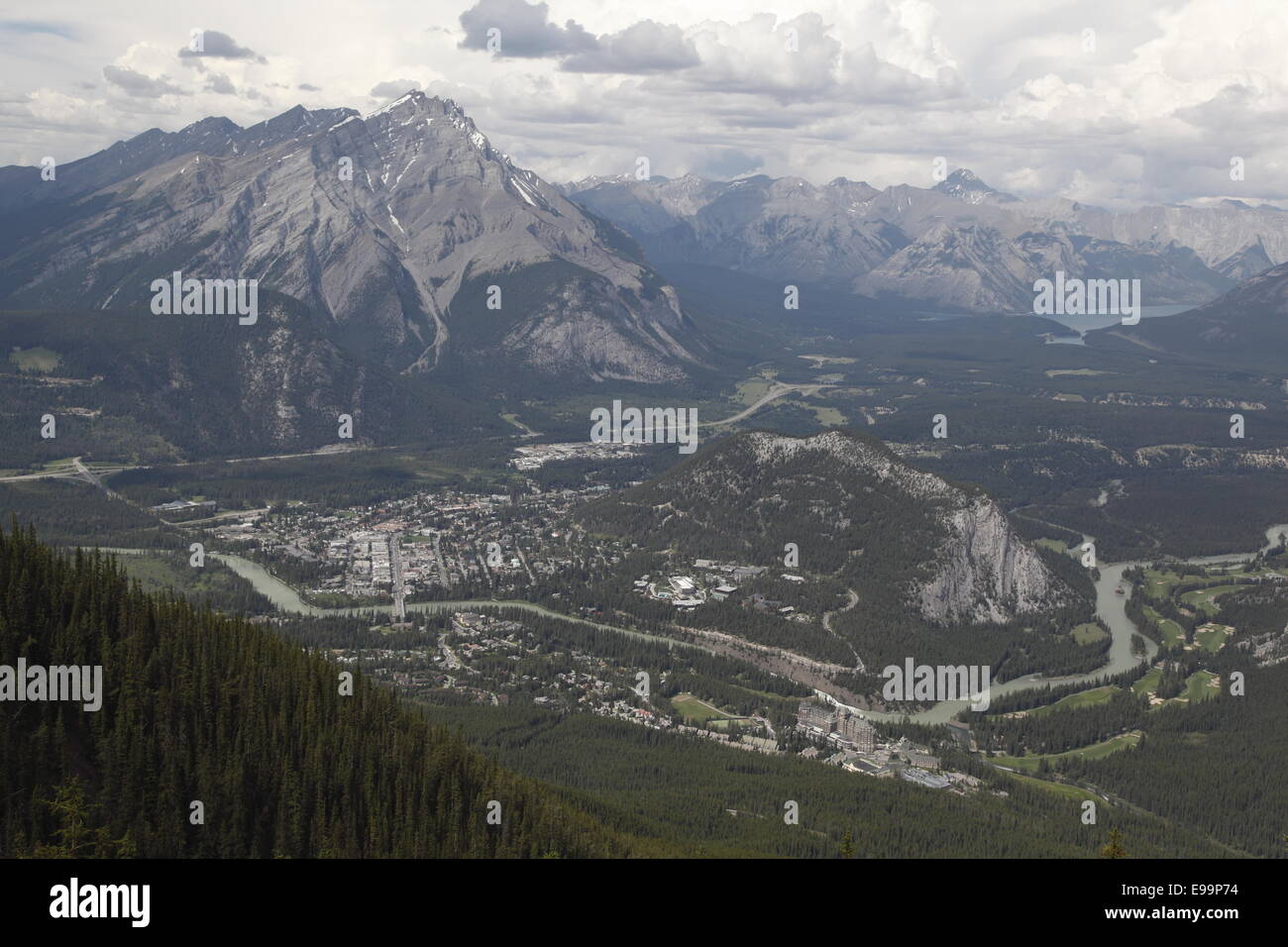 Banff-Dorf von Sulphur Mountain Stockfoto