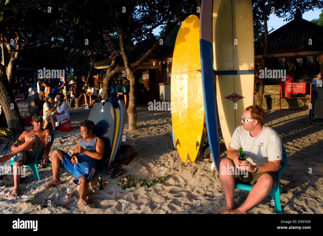 Beer surfing Fotos und Bildmaterial in hoher Auflösung Alamy