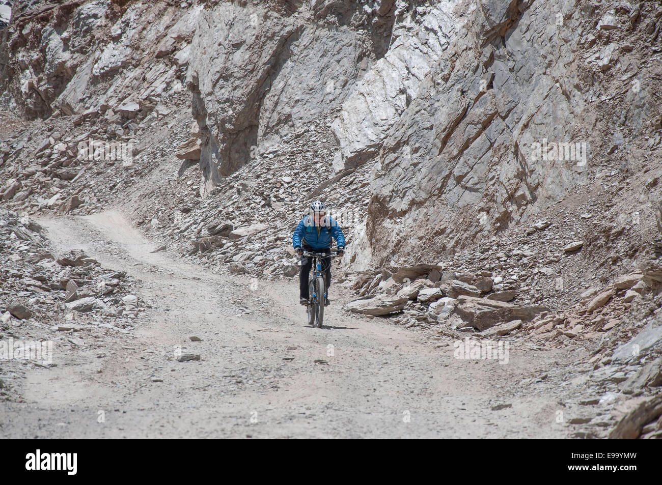 Mountainbiken auf Manali - Leh Roada, in der Nähe von Pang Stockfoto