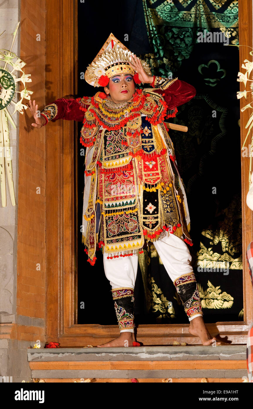 Tanz namens "Legong Dance" am Palast von Ubud. Ubud-Bali. Traditioneller balinesischer Tanz in Ubud. Es gibt viele balinesischen Tanz Stockfoto