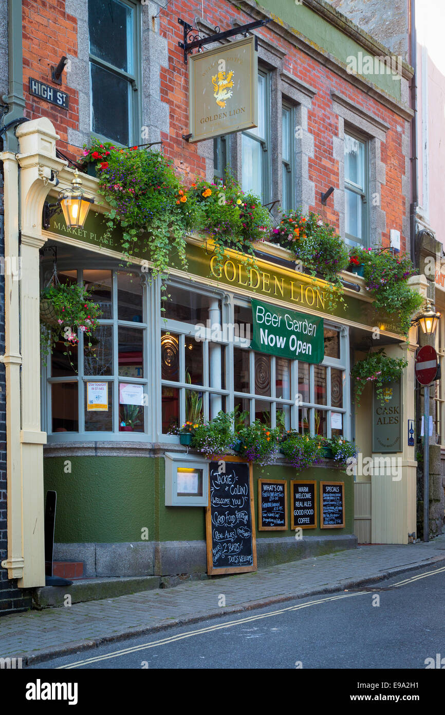 Golden Lion Pub in St. Ives, Cornwall, England Stockfoto