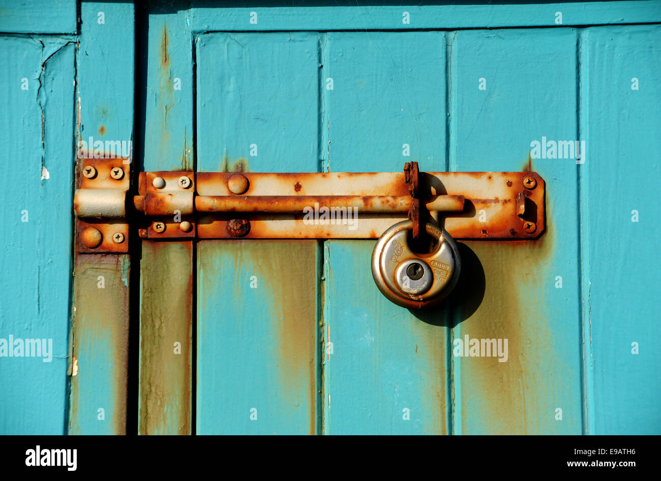 Altes Schloss Vorhängeschloss Rostigen Bolzen Stockfotos & Altes