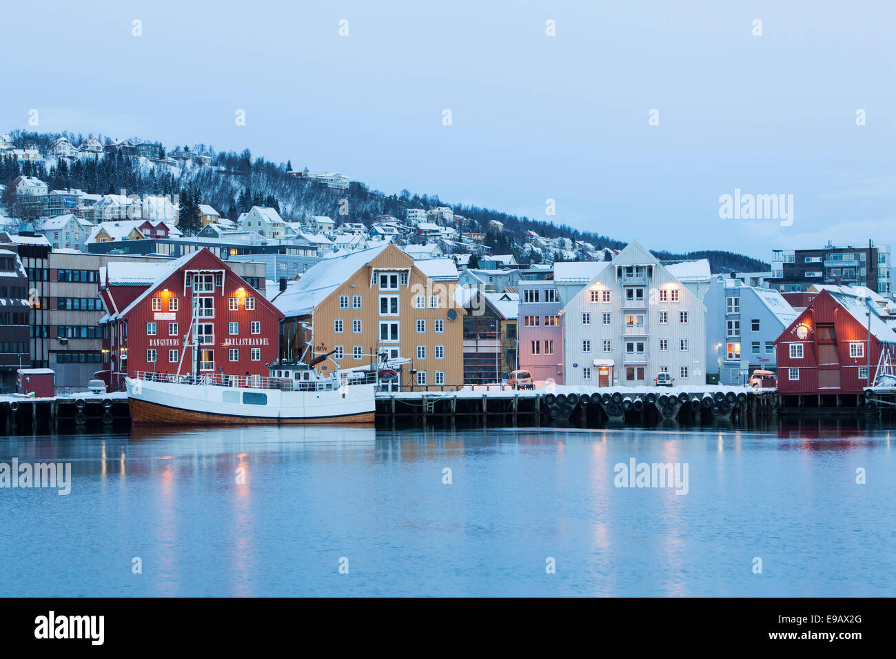 Häuser in den Hafen, Tromsø, Troms, Norwegen Stockfoto