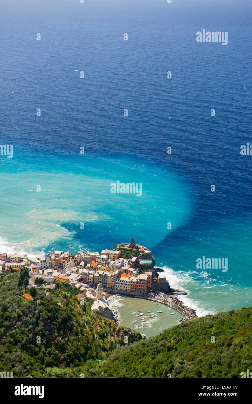 Dorf am Meer, Vernazza, Cinqueterre, La Spezia Provinz, Ligurien, Italien Stockfoto