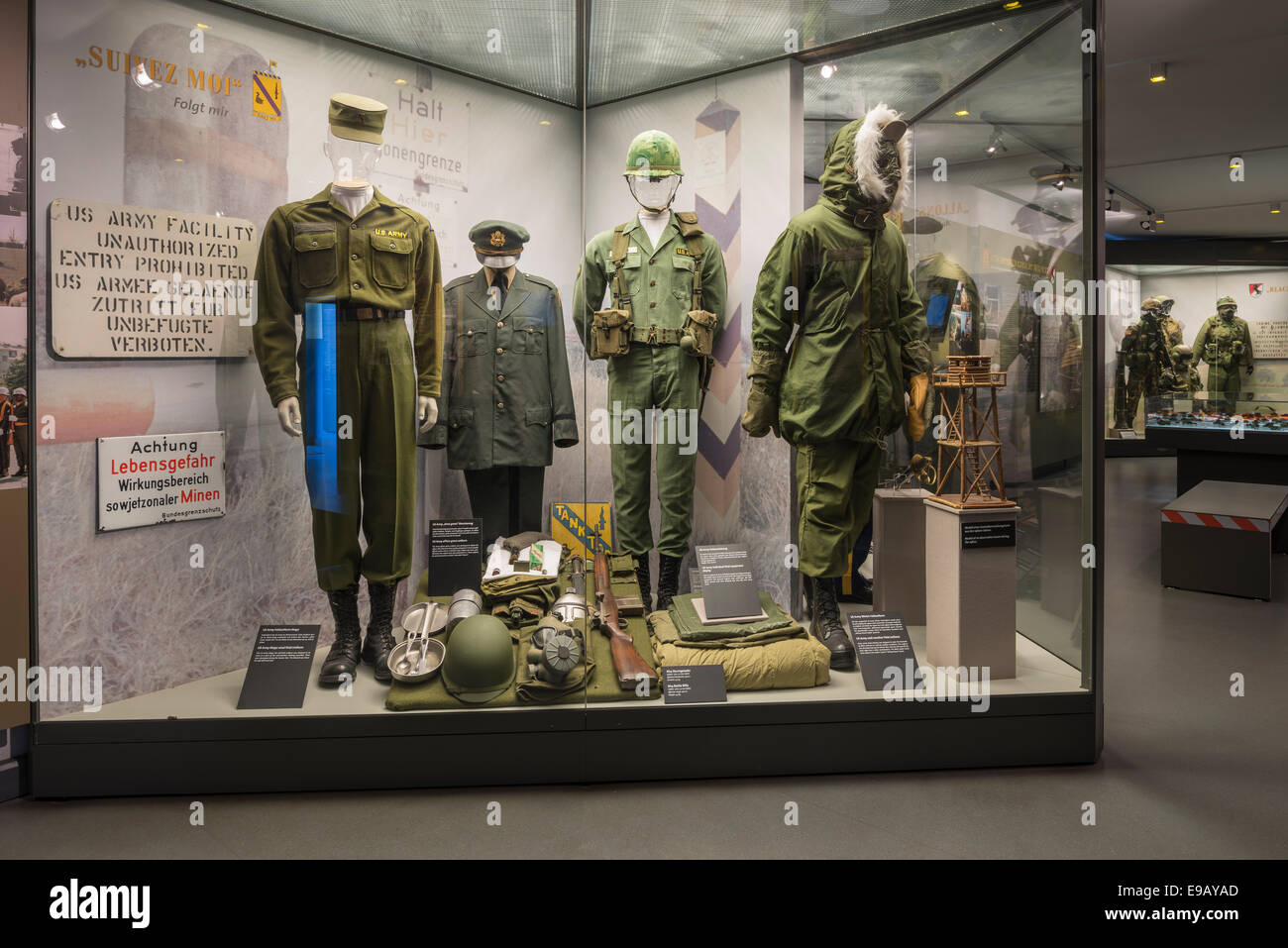 Historische Uniformen der amerikanischen Armee, Point Alpha-Gedenkstätte und Museum, ehemalige innerdeutsche Grenze, Rhön, Rasdorf Stockfoto