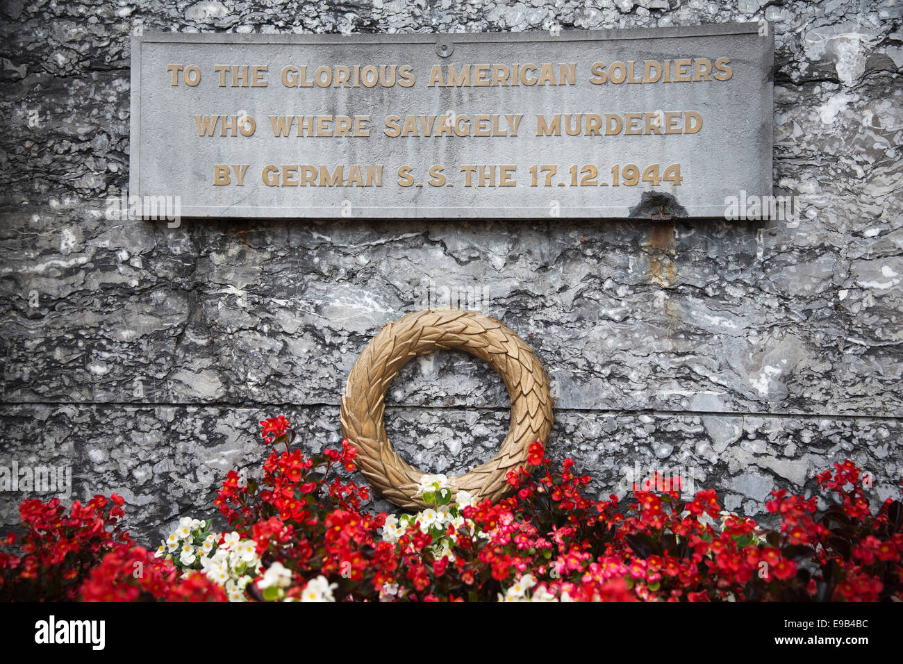 Detail des Denkmals für die 8 getötet amerikanische Kriegsgefangene in Ligneuville Stockfoto