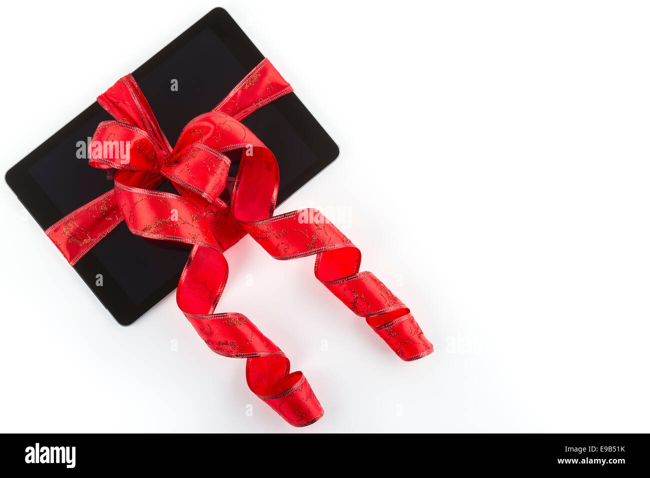 Tablet-pc mit Weihnachts-Dekorationen auf weißem Hintergrund Stockfoto