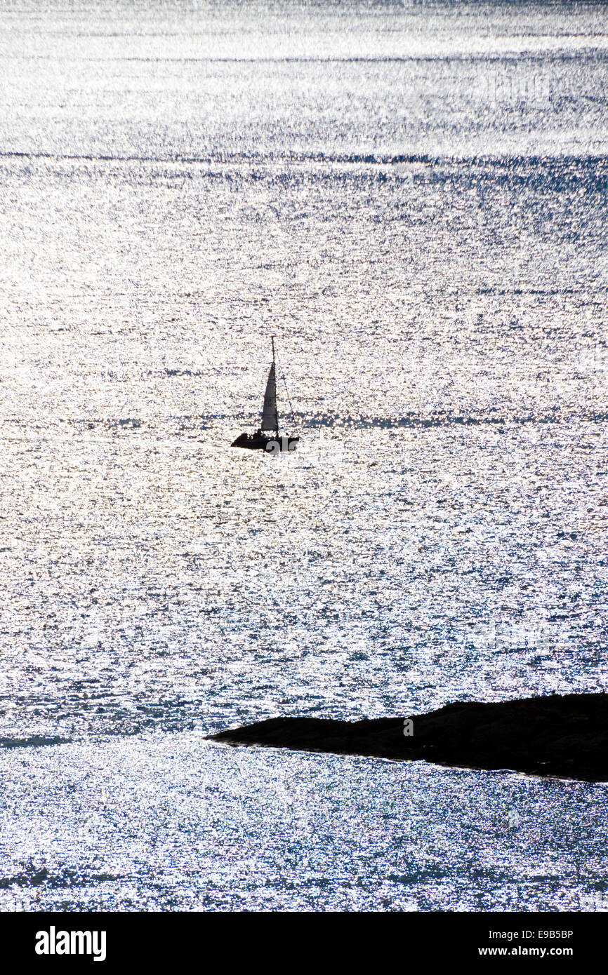 Eine Yacht im Sound of Jura in ein Loch Sween, Argyll & Bute, Scotland UK Stockfoto