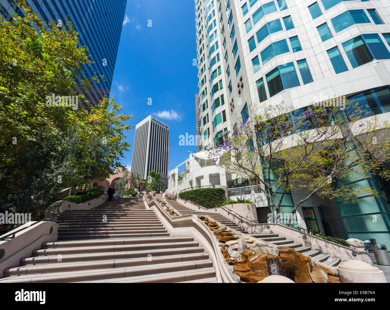 Bunker Hill Schritte, Bank of America und uns Bank Tower Eingang in der Innenstadt von Los Angeles, Kalifornien, USA Stockfoto