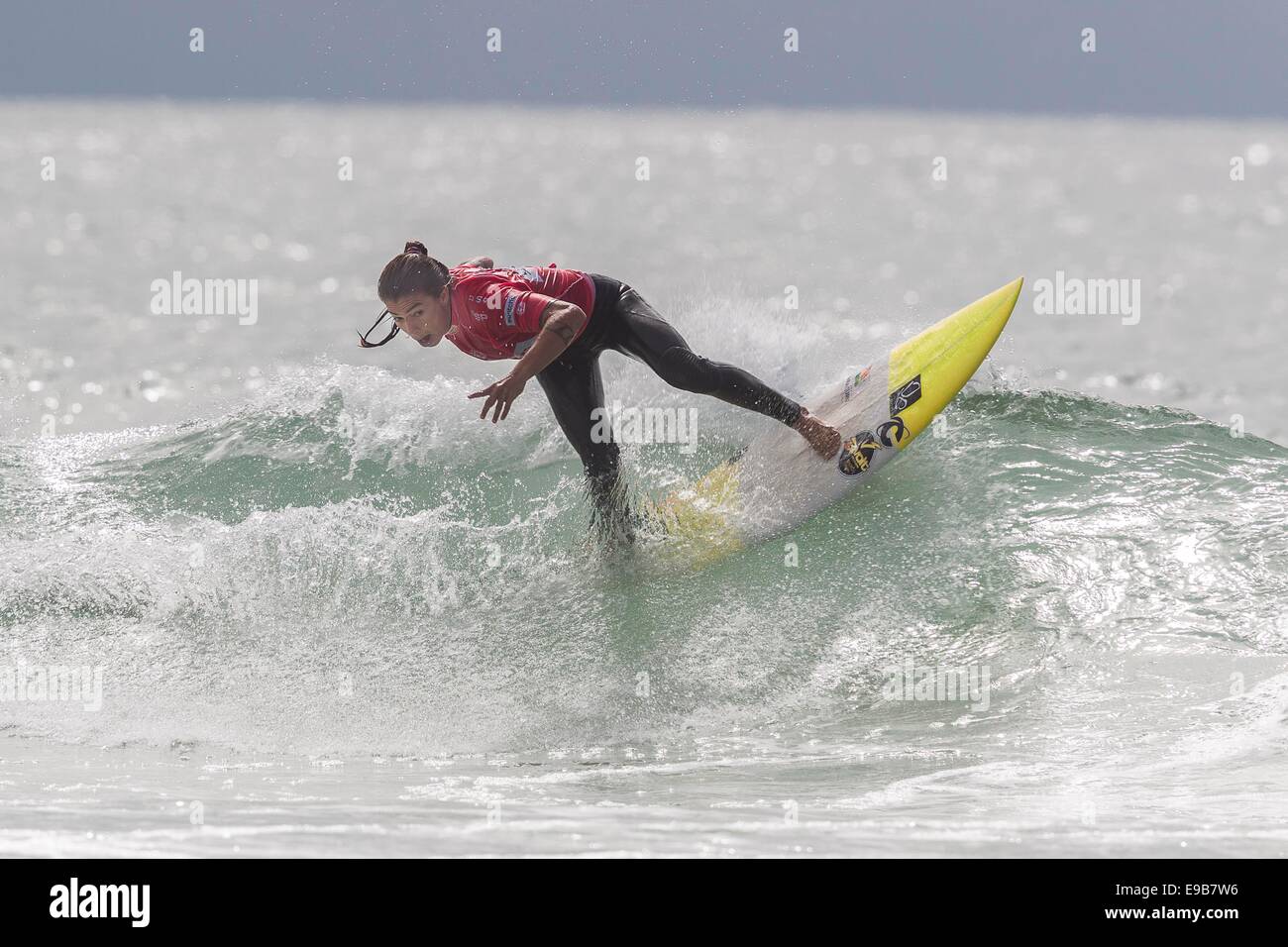 Hossegor, Frankreich. 20. August 2014. Die Swatch Girls Pro International Surfing Championships. Silvana Lima (BRE). Die Veranstaltung wurde gewonnen von Nikki Van Dijk (AUS) © Action Plus Sport/Alamy Live News Stockfoto