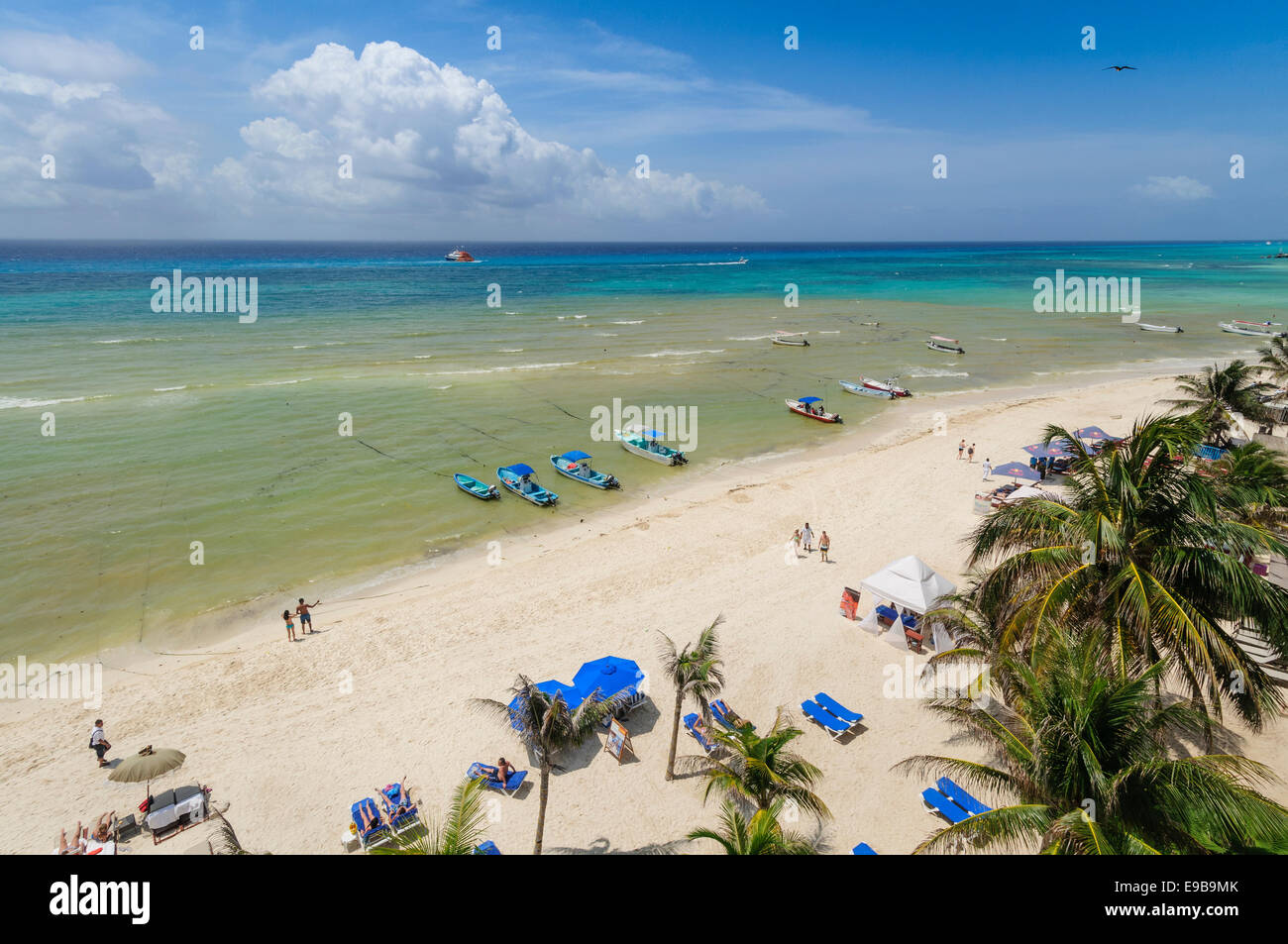 Strand-Blick vom Penthouse Suite im El Taj Hotel, Playa del Carmen, Riviera Maya, Mexiko. Stockfoto