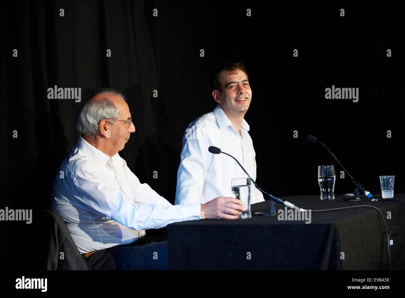 DAVID RUNCIMAN Gespräche zu TOM BOWER Bower Buch "Branson: der Mann hinter der Maske" Soho literarische Festivals 2014 Stockfoto
