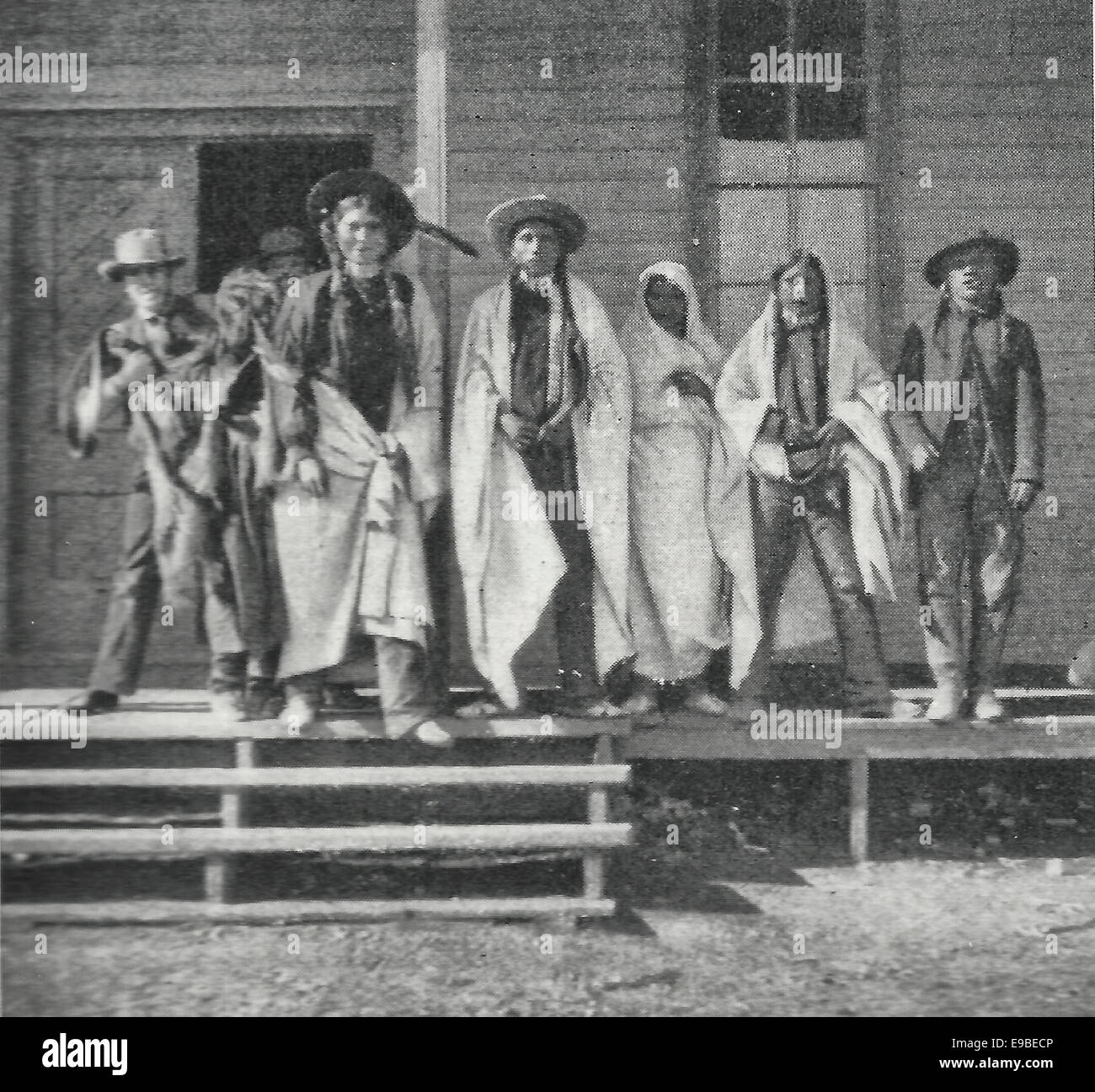 Gruppe von Indianern bei der Post-Traders - Eröffnung der Ute-Reservierung im südlichen Colorado, Siedlung, 1899 Stockfoto