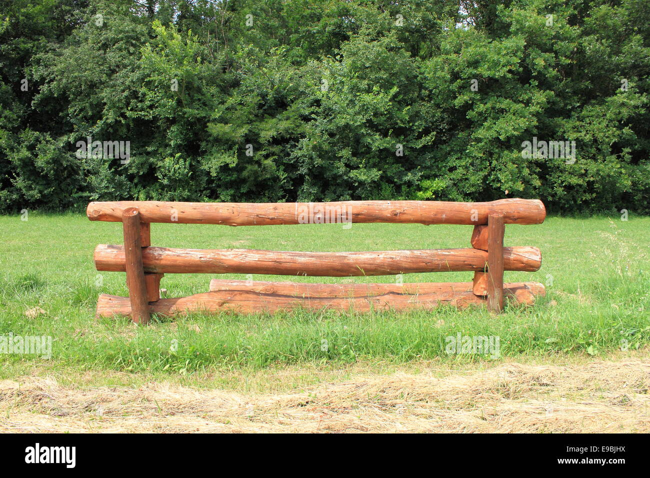 Reitsport-Hindernis bei einem Show-Jumping contest Stockfoto