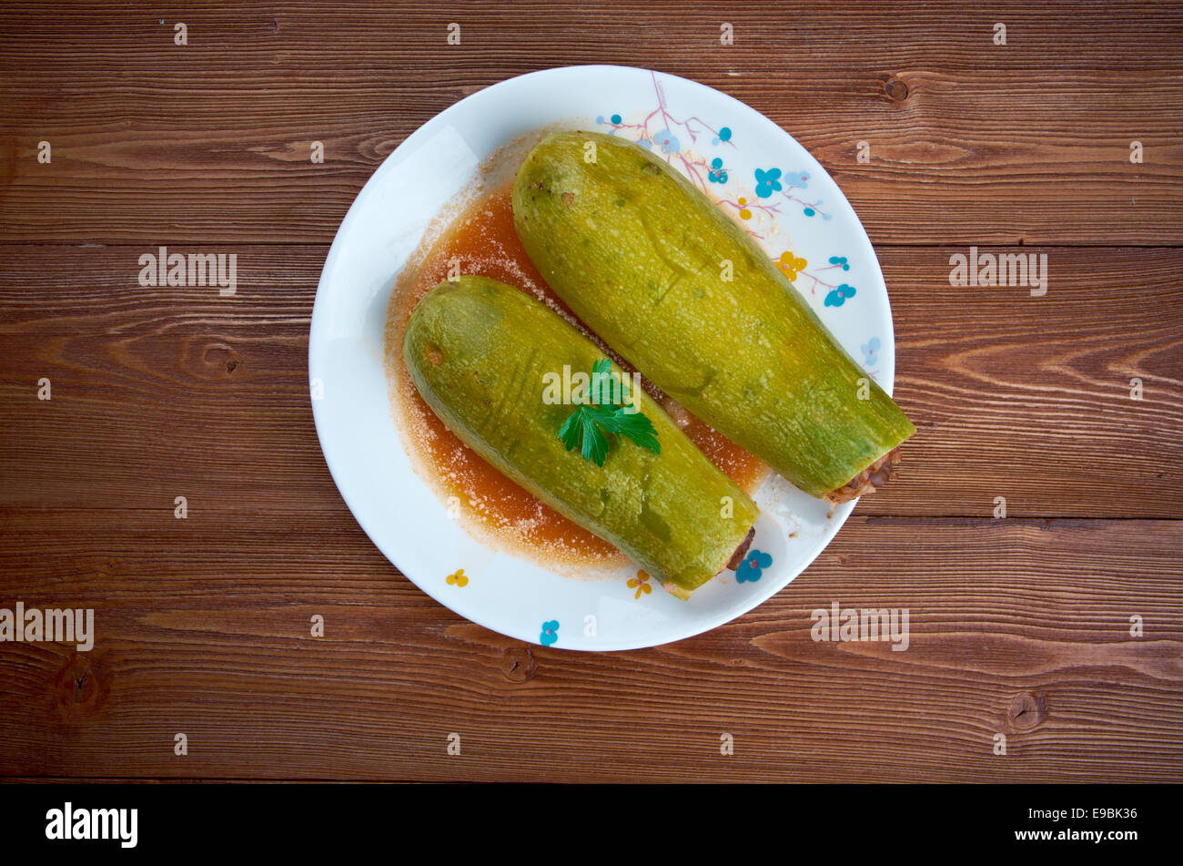 Kousa Mahshi - Zucchini gefüllt mit Reis und meat.s gemacht, Ägypten, Syrien, Libanon, Palästina, Irak, Israel, Jordanien und Cypru Stockfoto