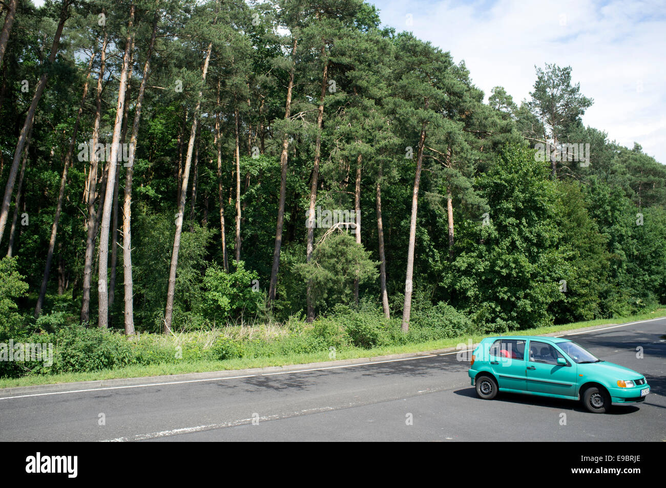 Dienstleistungen-Parkplatz an der Autobahn A9 südlich von München. Stockfoto