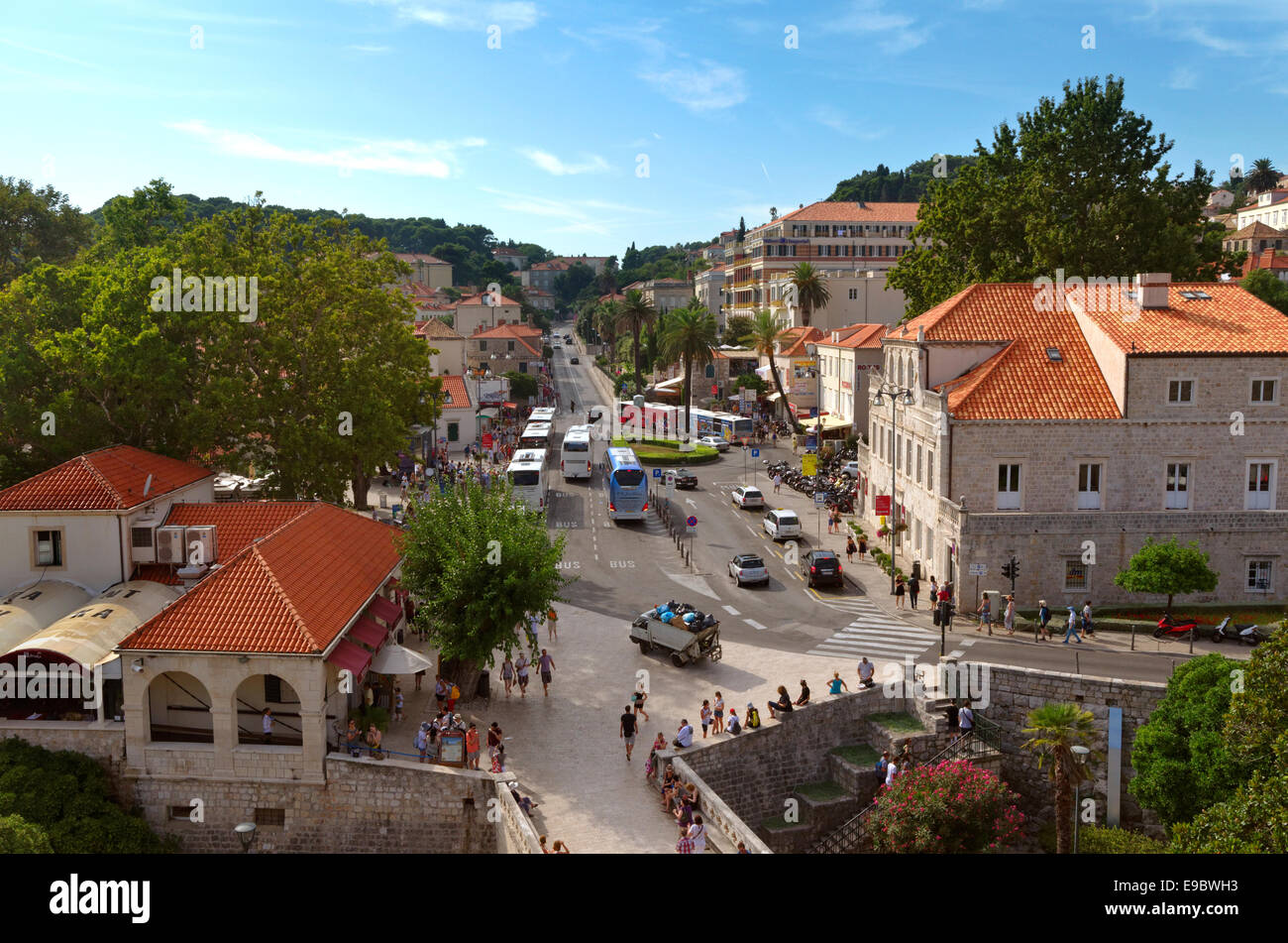 Dubrovnik Altstadt Stadt Haufen Eingang Tor und Bus Terminus, Kroatien Stockfoto