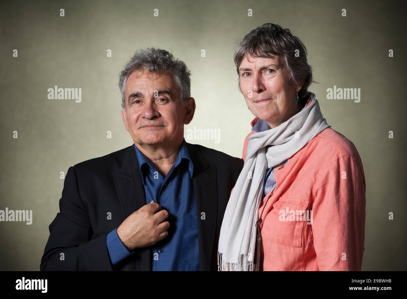 Bernardo Atxaga, baskische Schriftsteller & Margaret Jull Costa, Übersetzer, auf dem Edinburgh International Book Festival 2014. Edinburgh Stockfoto