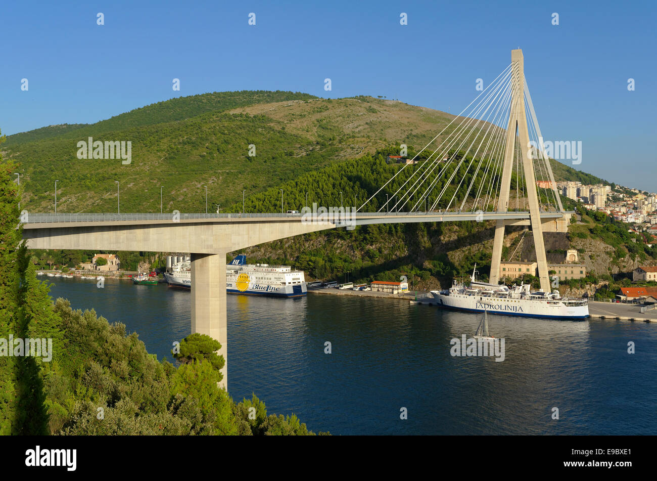 Dubrovnik in Kroatien zeigt Brücke tragen von Nord nach Süd Autobahn über den Fluss Ombla, Stockfoto