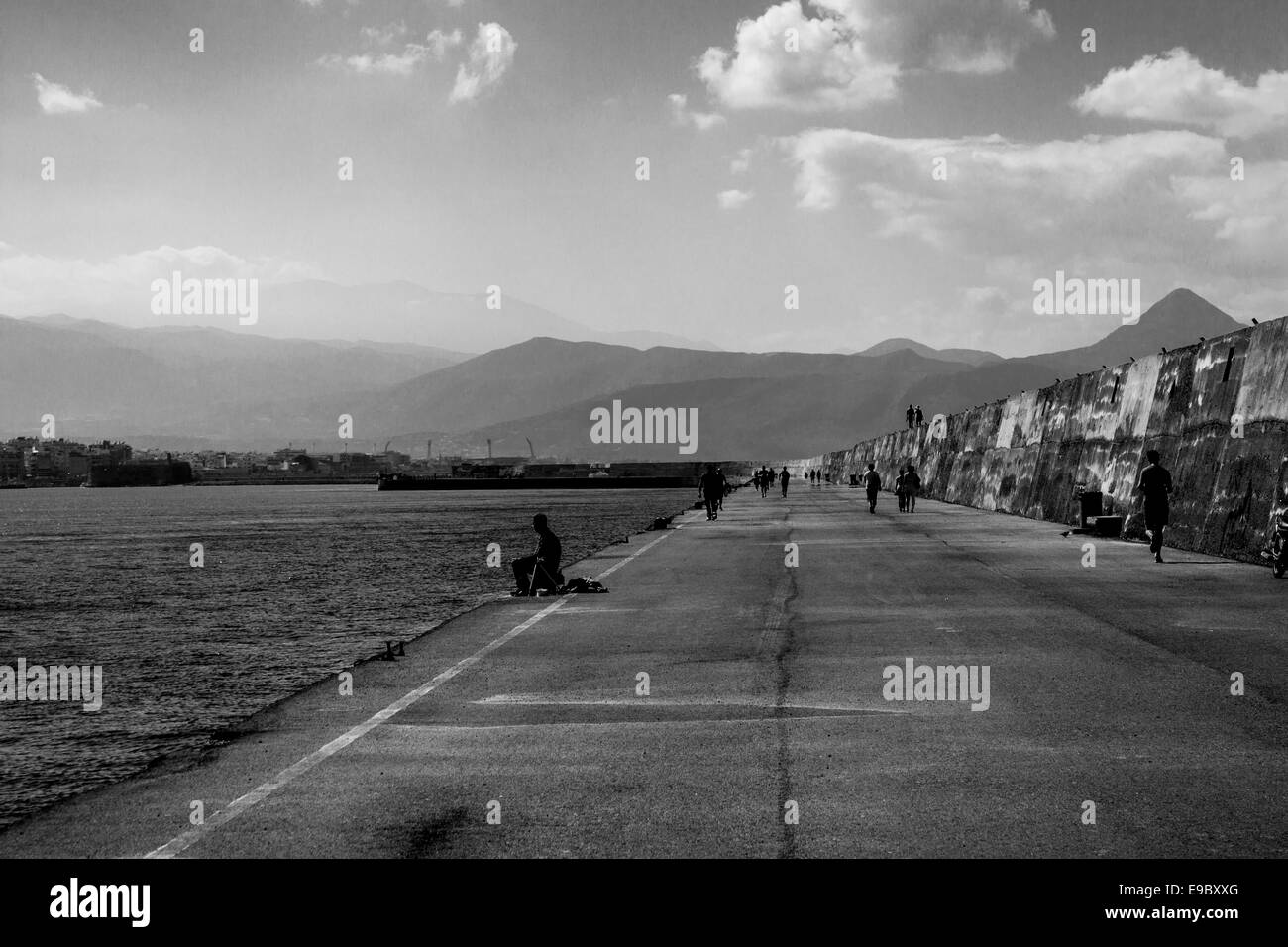 Spaziergang im Hafen Stockfoto