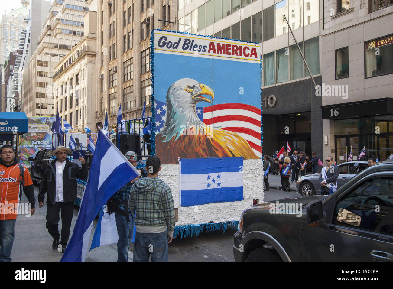Hispanische Day Parade auf der 5th Avenue in New York City. Honduras war in der Parade vertreten. Stockfoto