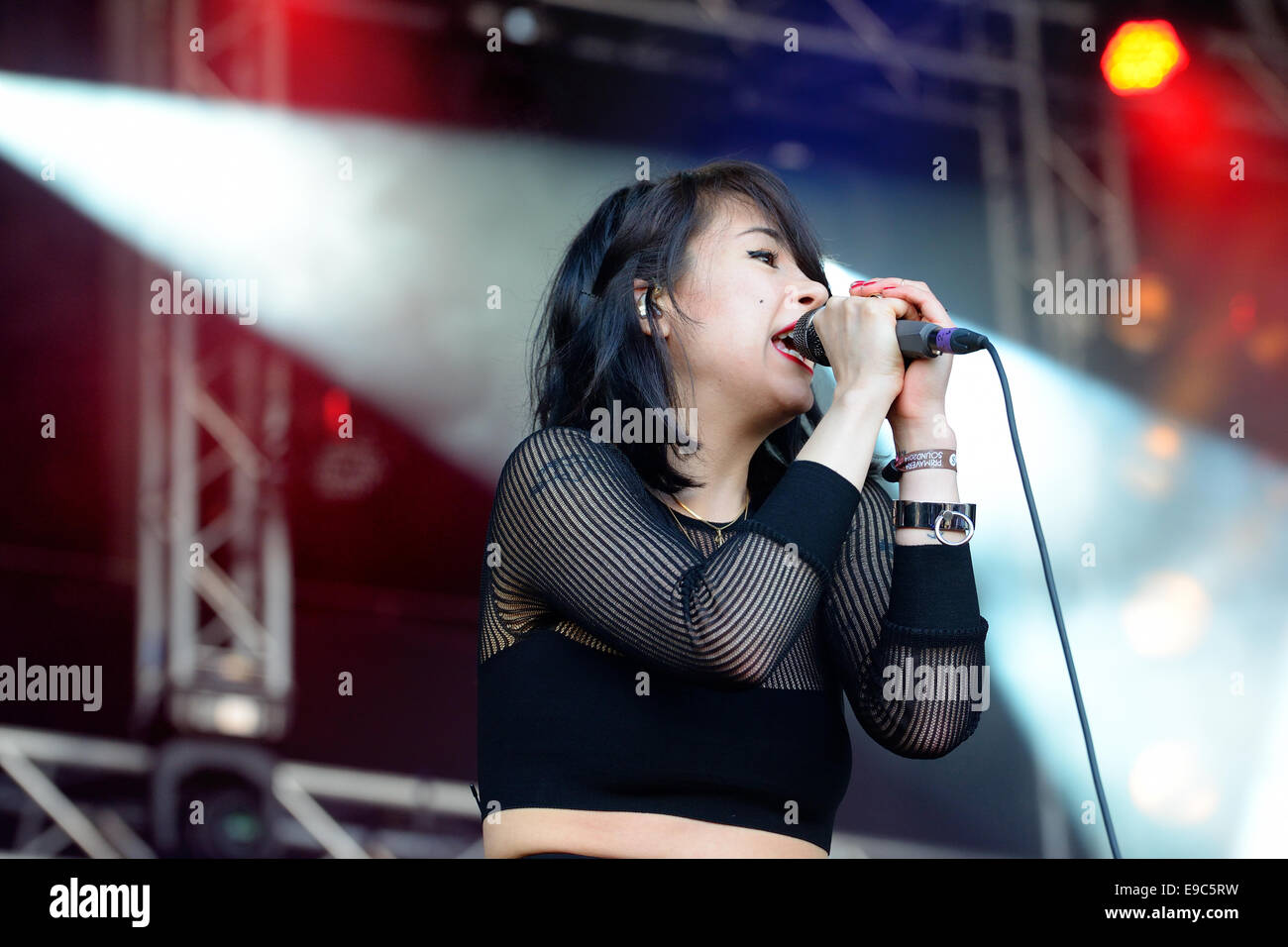 BARCELONA - 29 Mai: Dum Dum Girls (US-amerikanische Rock-Band aus Los Angeles) in Konzert im Heineken Primavera Sound Festival 2014. Stockfoto