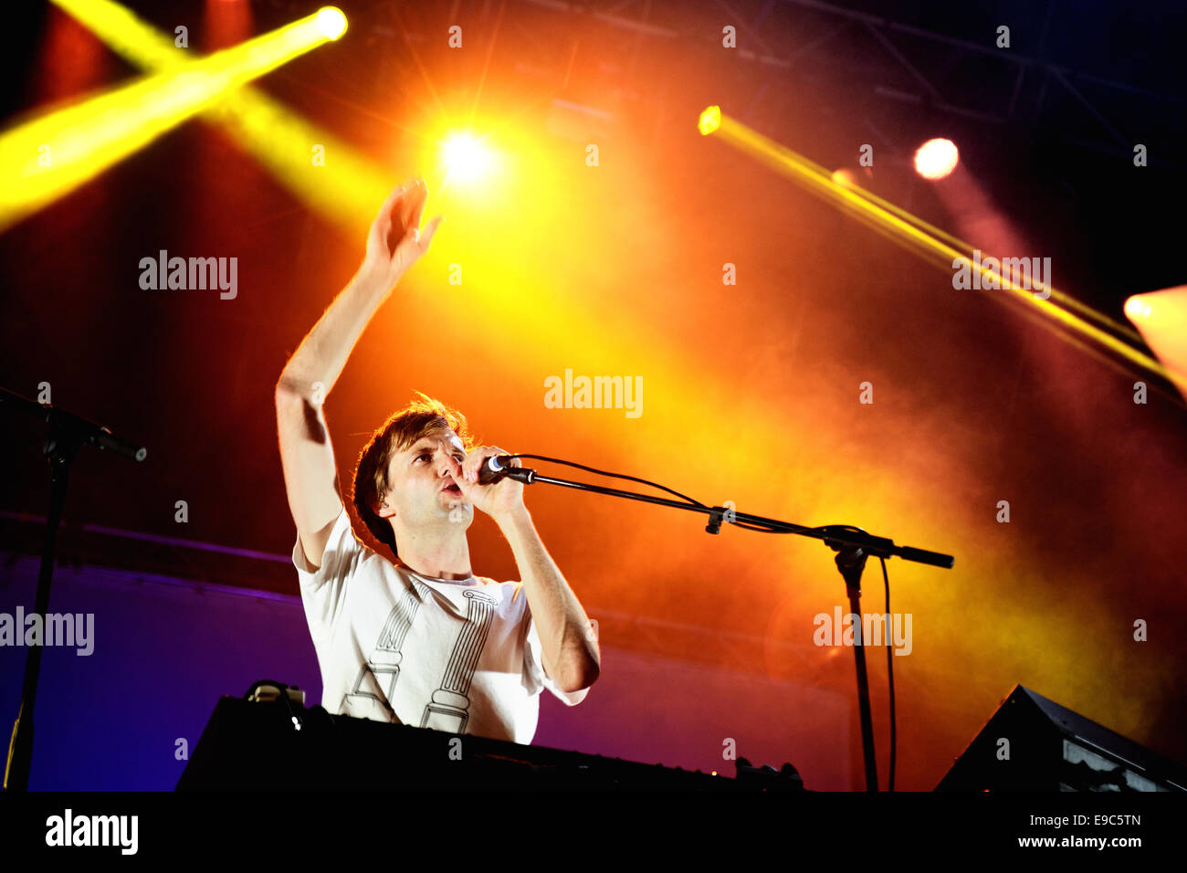 BARCELONA - 30 Mai: Cut Copy (australische elektronische Band) führt bei Heineken Primavera Sound Festival 2014 (PS14). Stockfoto