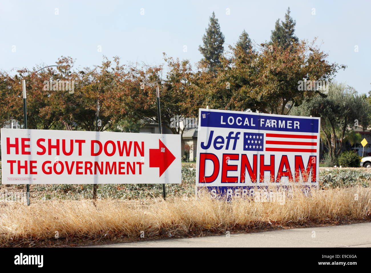 Modesto, Stanislaus County, Kalifornien, USA. 24. Oktober 2014. Naht euch Rhetorik heizt das Rennen für 10. Kongresswahlbezirk Kaliforniens als den Zwischenwahlen. Vertreter Denham läuft für Wiederwahl gegen Michael Eggman. Stockfoto