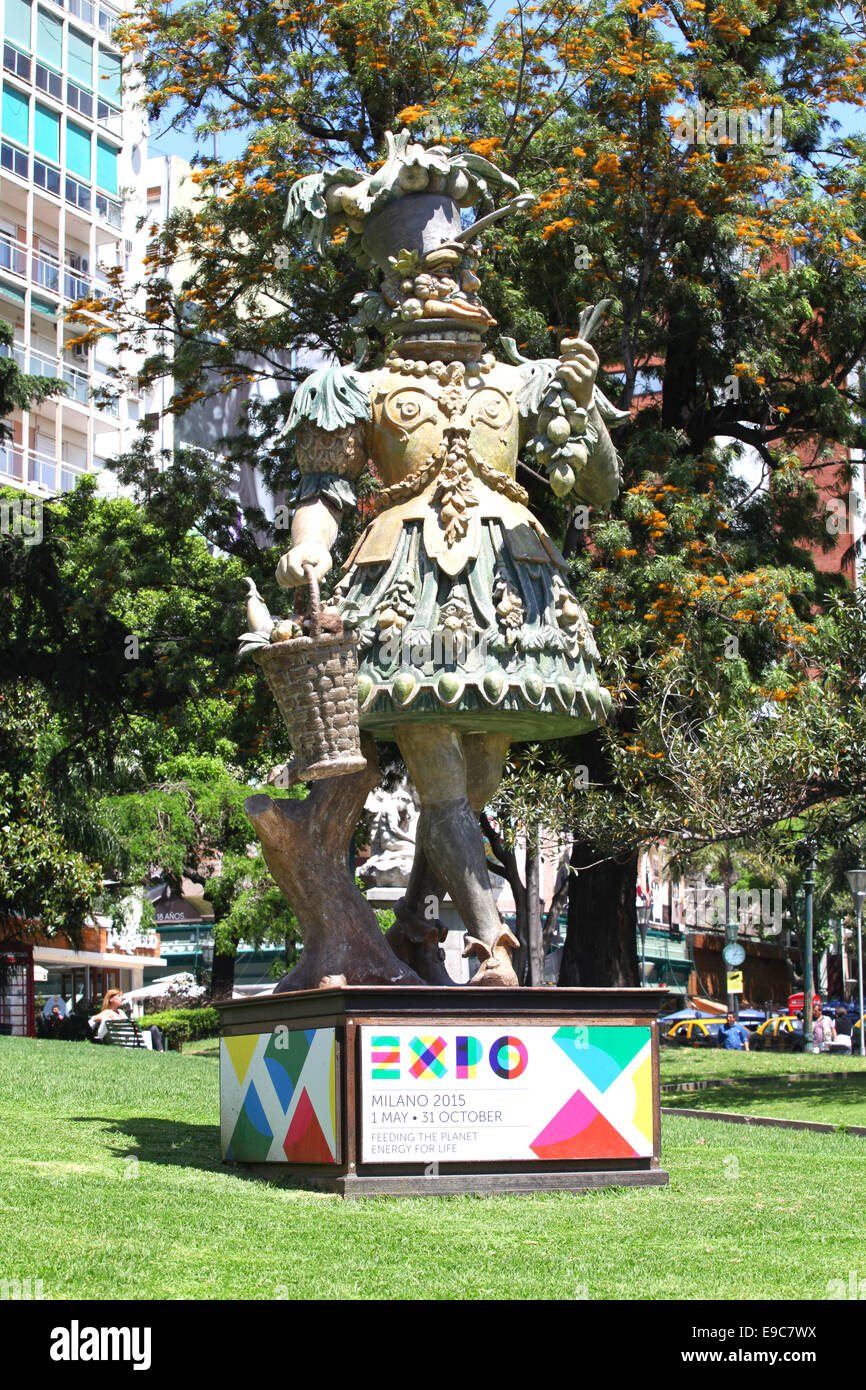 "Ortolino" Skulptur im Plaza Carcano. (EXPO 2015 in Mailand). Recoleta, Buenos Aires. Argentinien. Stockfoto