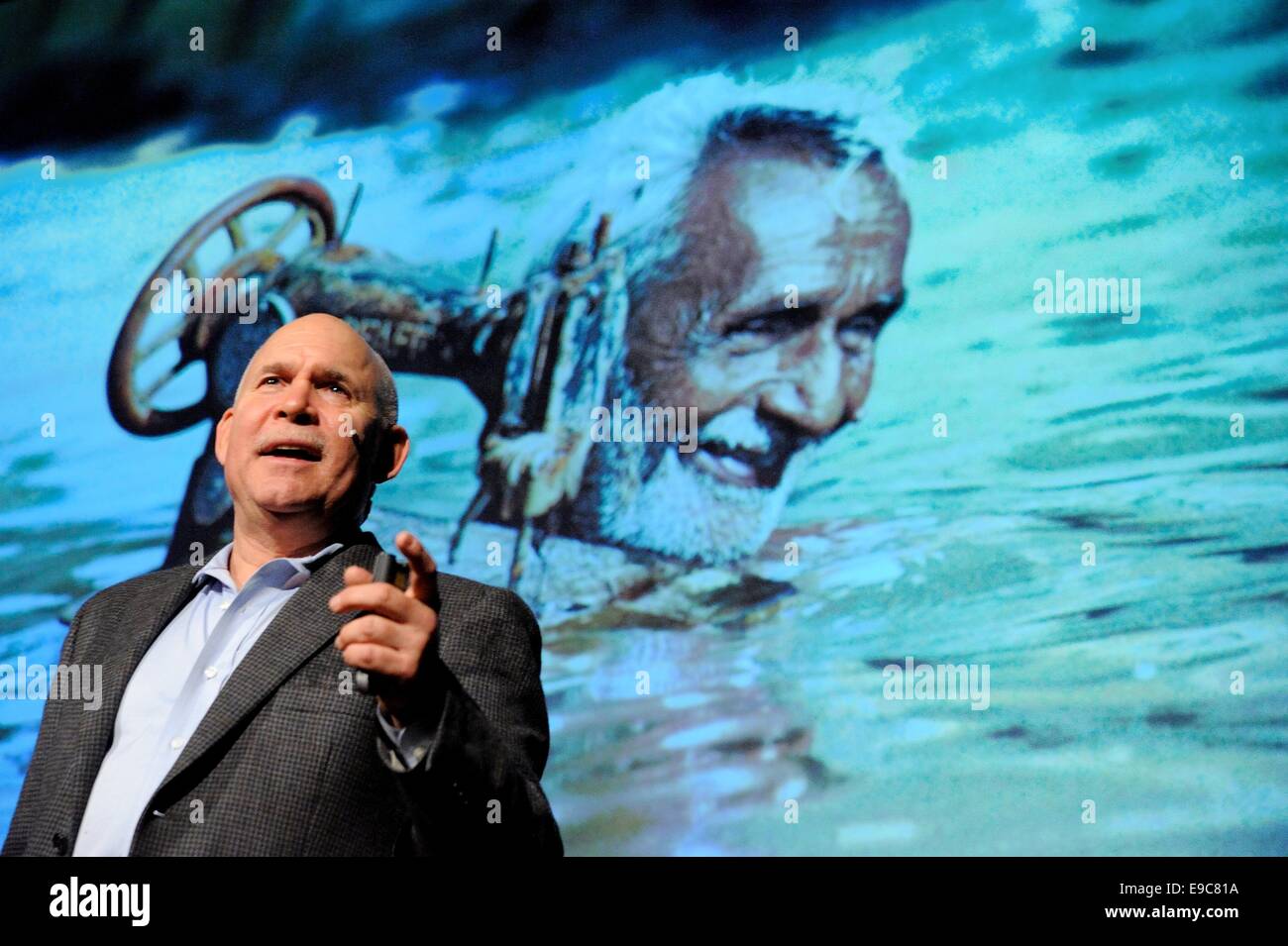 Steve McCurry während einer Konferenz in Mailand Italien (Schneider in Monsun). Stockfoto