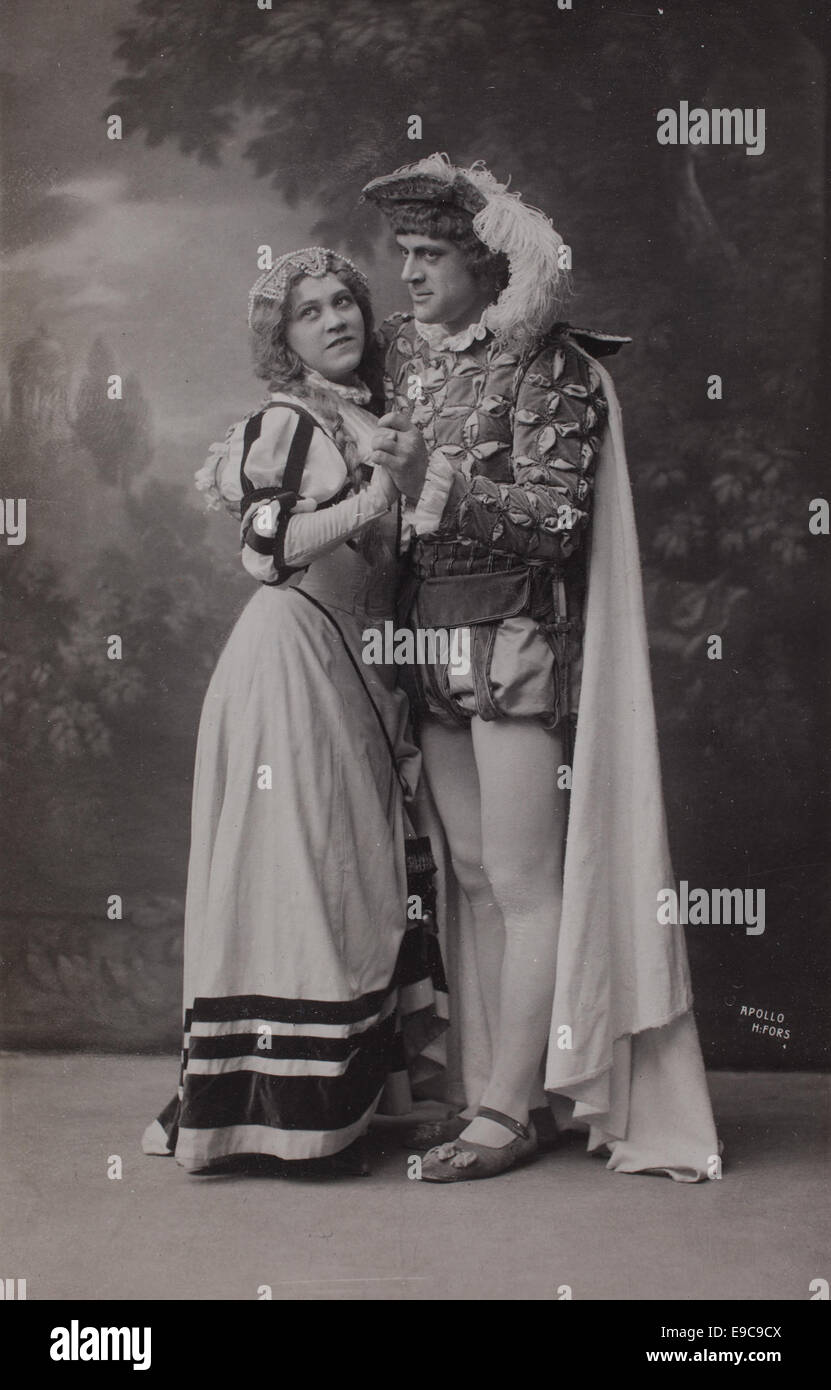 Dieses Bild aus dem Ståhlberg Atelier in Finnland spiegelt das Werk der Svenska litteratursällskapet i Finland wider. Es erfasst Finnlands literarische Geschichte durch die Linse der Fotografie des frühen 20. Jahrhunderts. Stockfoto