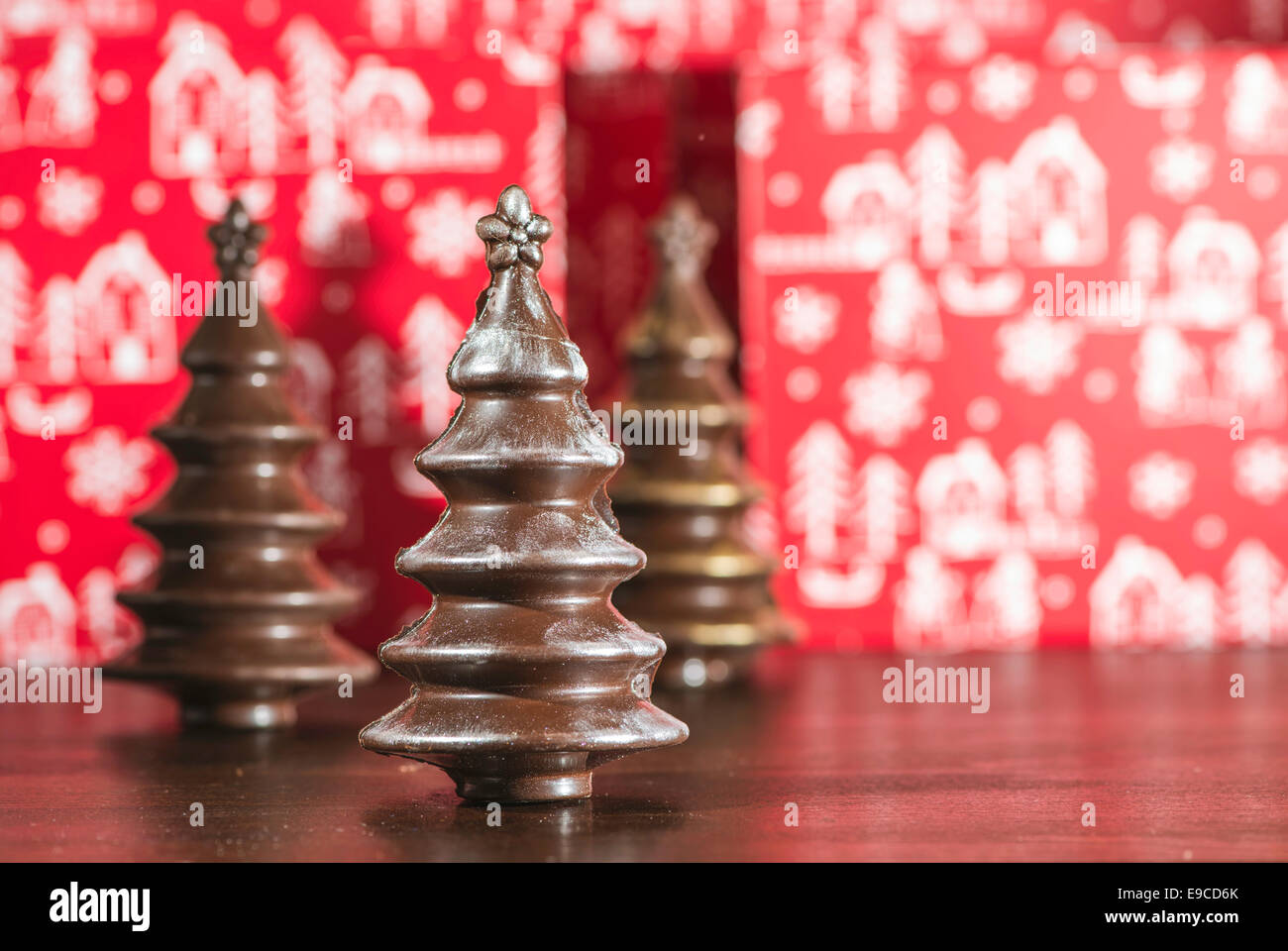 Schokolade Weihnachtsbäume. Braune Schokolade Stockfoto