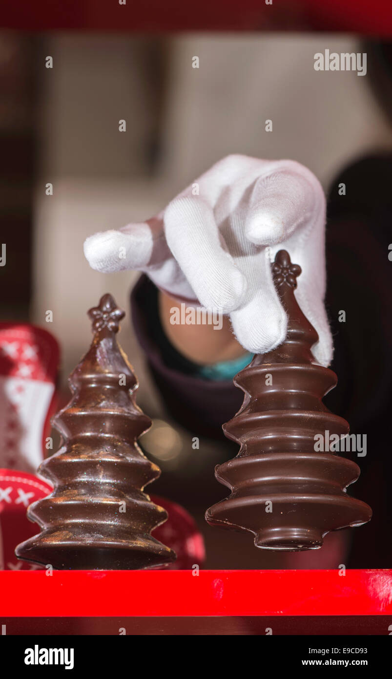 Schokolade Weihnachtsbäume. Braune Schokolade Stockfoto