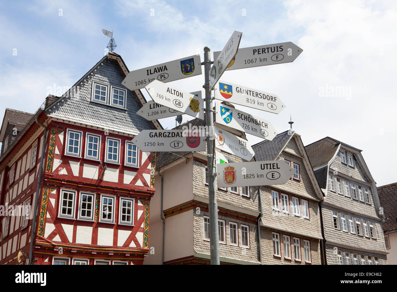 Rathaus, Buttermarkt Buttermarkt, Wegweiser, partner-Städte, historische alte Stadt Herborn, Hessen, Deutschland, Europa, Rathaus, W Stockfoto