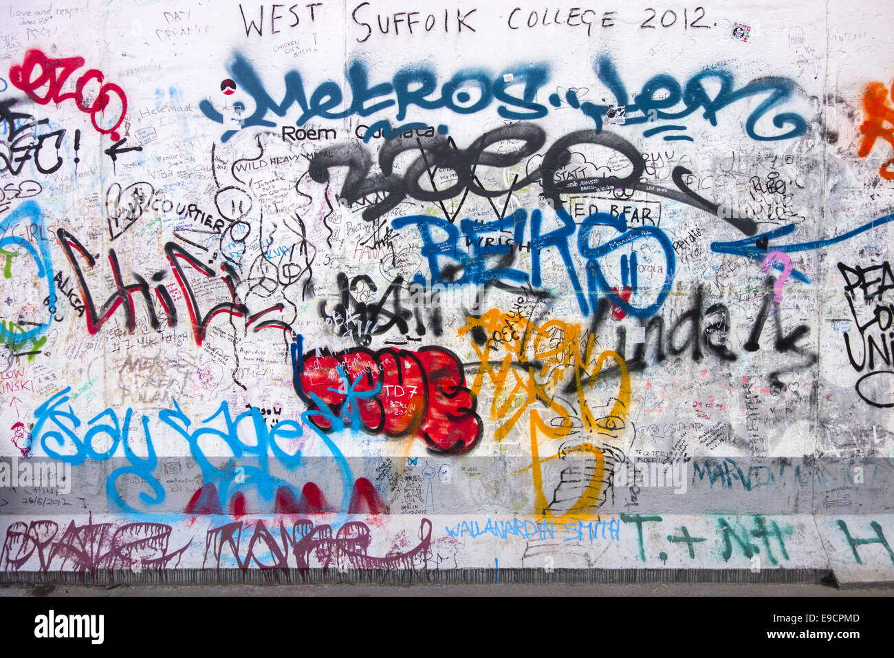 East Side Gallery Berlin Graffiti am 15. Februar 2014 in Berlin Stockfoto