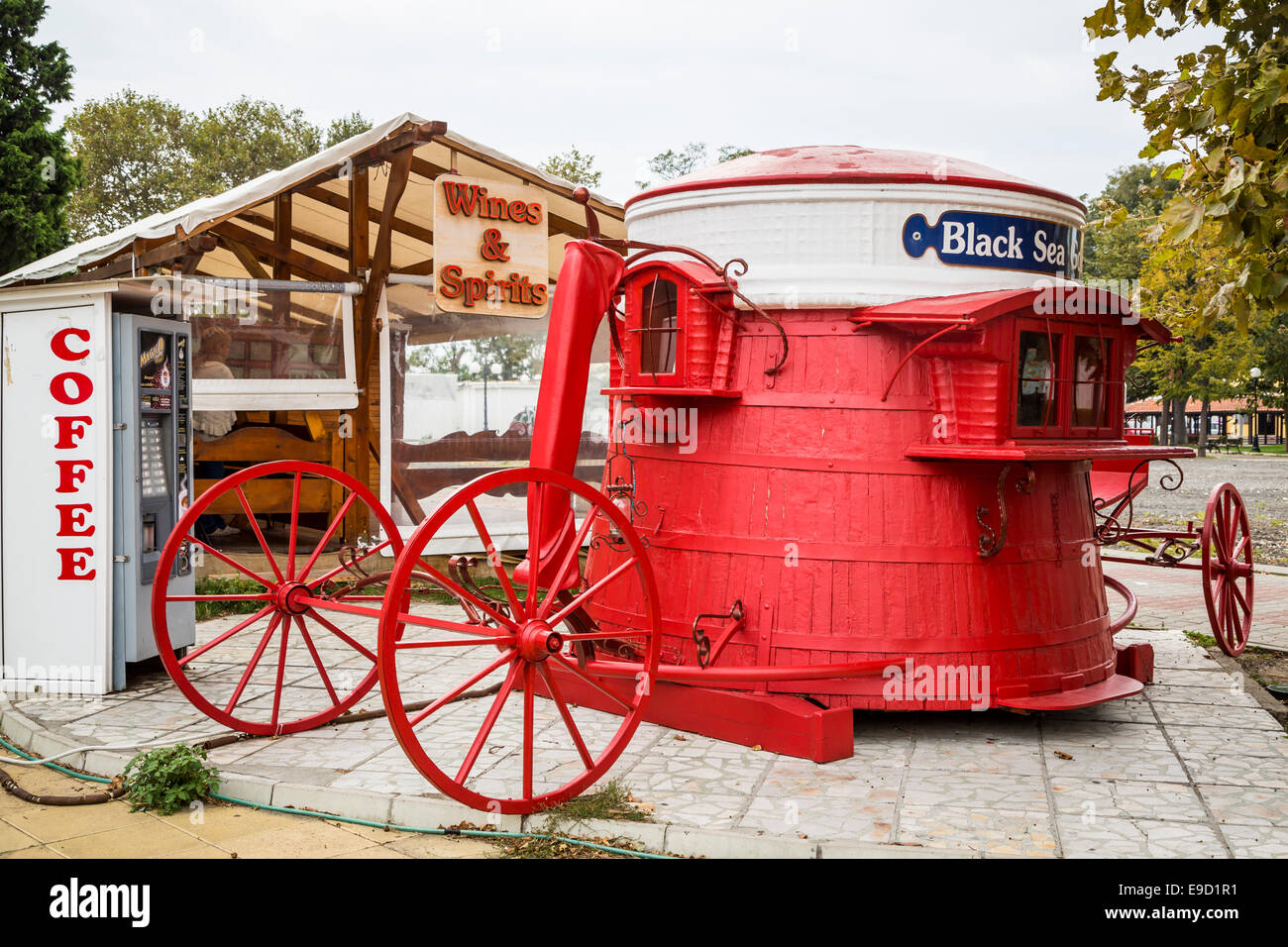 Ein Vintage Feuer Wagen Kiosk in Pomorie, Bulgarien. Stockfoto