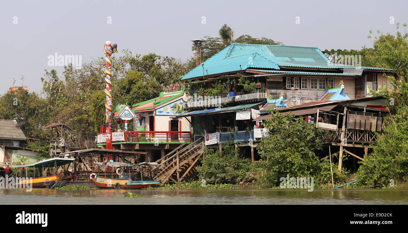Haus am Fluss Stockfoto