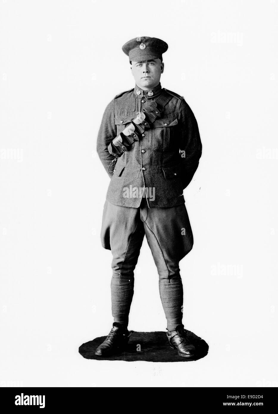 Mann im militärischen uniform 17405 15364878477 o Stockfoto