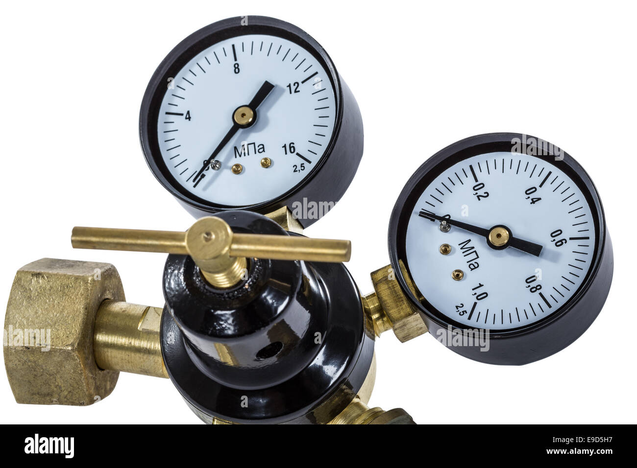 Gasdruckregler mit Manometer, isoliert mit Beschneidungspfad Stockfoto