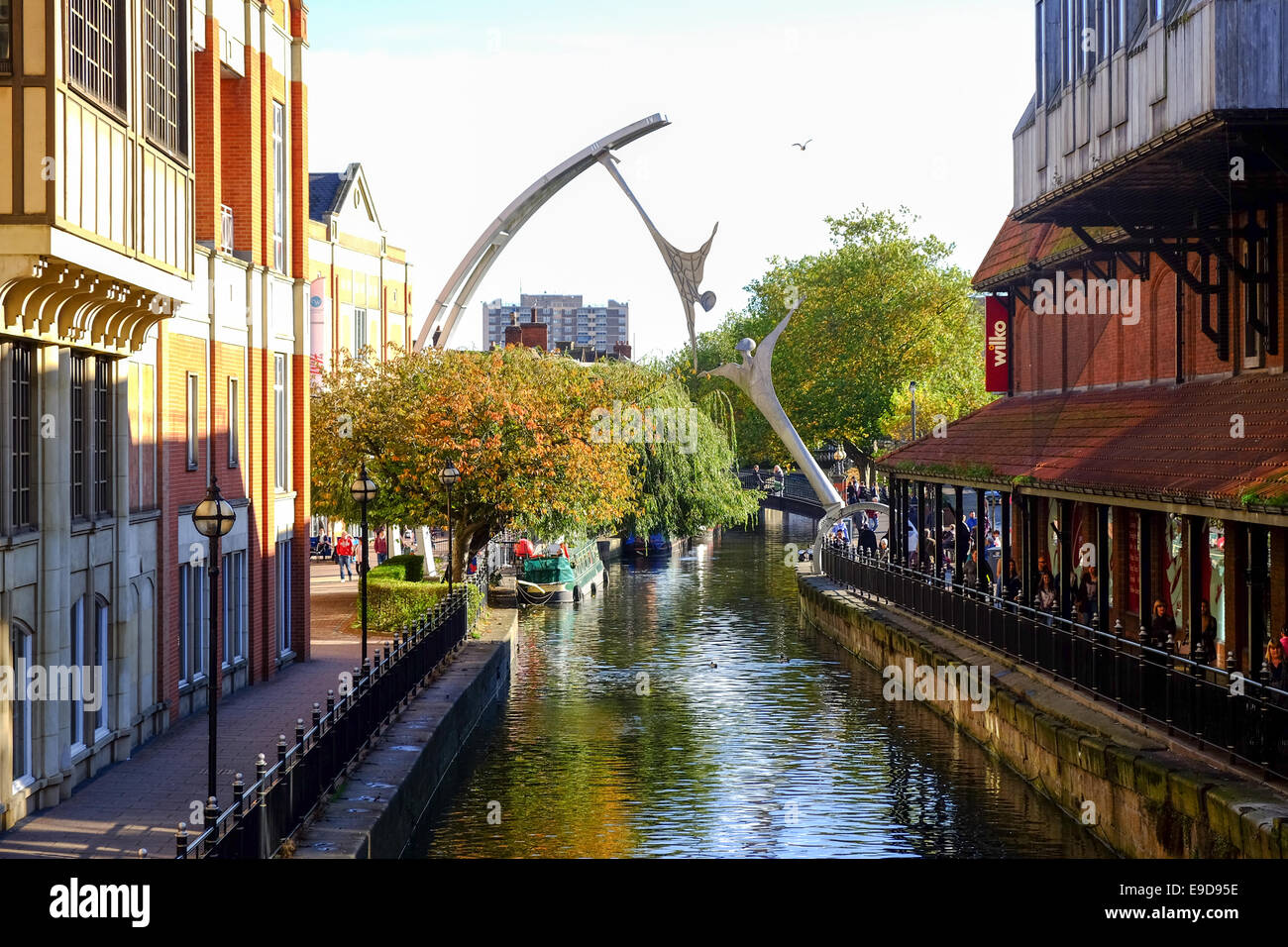 Lincoln City Center, Empowerment Skulptur und Fluss Witham. Stockfoto