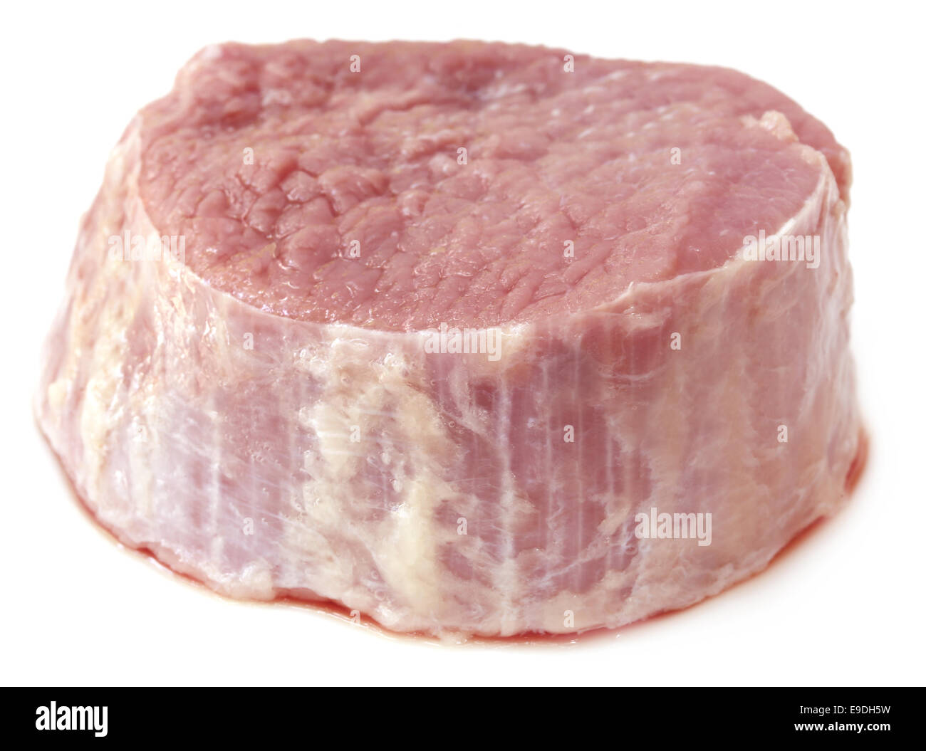 Gehacktes Rindfleisch auf weißem Hintergrund Stockfoto