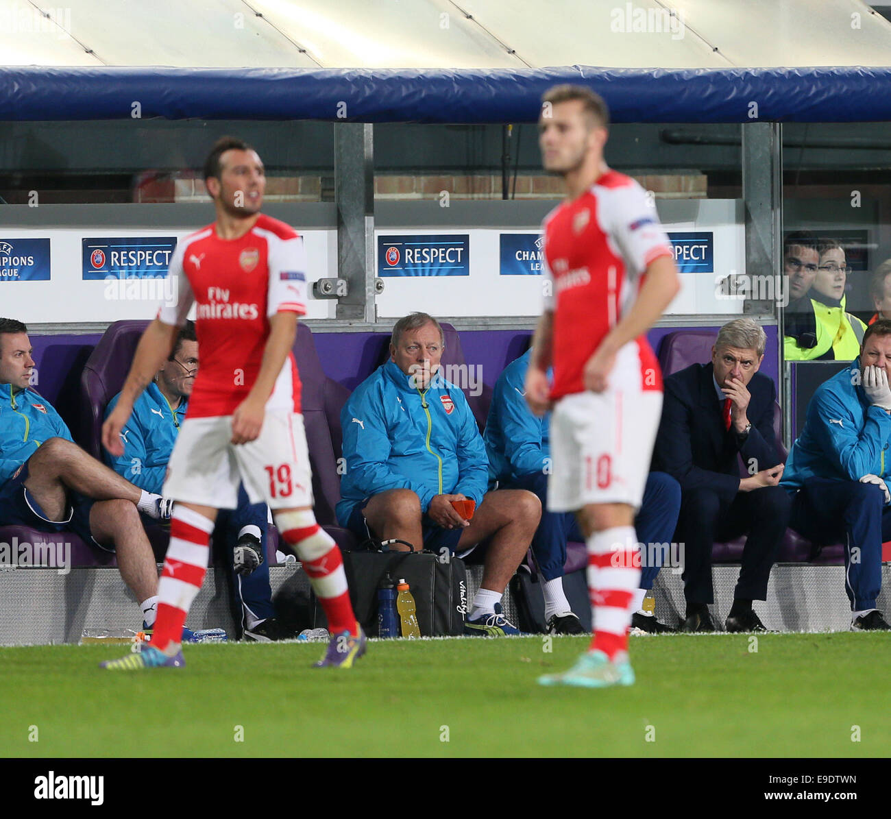 22. Oktober 2014 - Anderlecht, Vereinigtes Königreich - Arsenal Arsene Wenger zusieht... -UEFA Champions League - RSC Anderlecht Vs Arsenal - konstanter Vanden Stock Stadion - Belgien 22. Oktober 2014 - Bild David Klein/Sportimage. Stockfoto